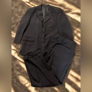 100% Wool Men’s Suit - Complete with Blazer and Pants